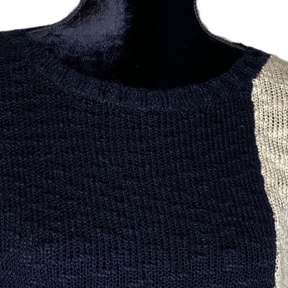 Hot & Delicious Knitted Sweater Long Sleeves - Picture 8 of 16